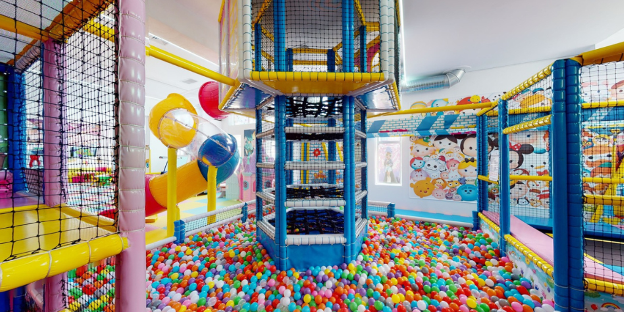 Amenajare loc de joaca de interior Zuzzy Kids, Botosani Amenajare loc de joaca de interior Zuzzy Kids, Botosani