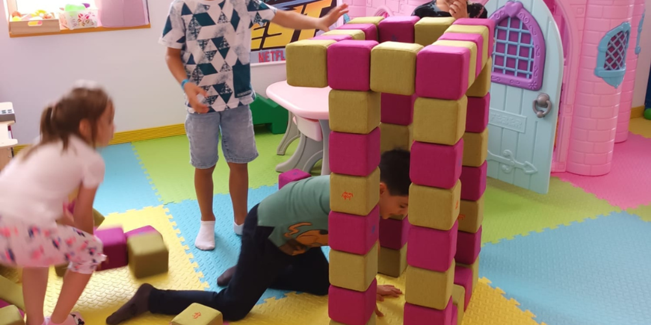 Amenajare loc de joaca de interior Zuzzy Kids, Botosani Amenajare loc de joaca de interior Zuzzy Kids, Botosani