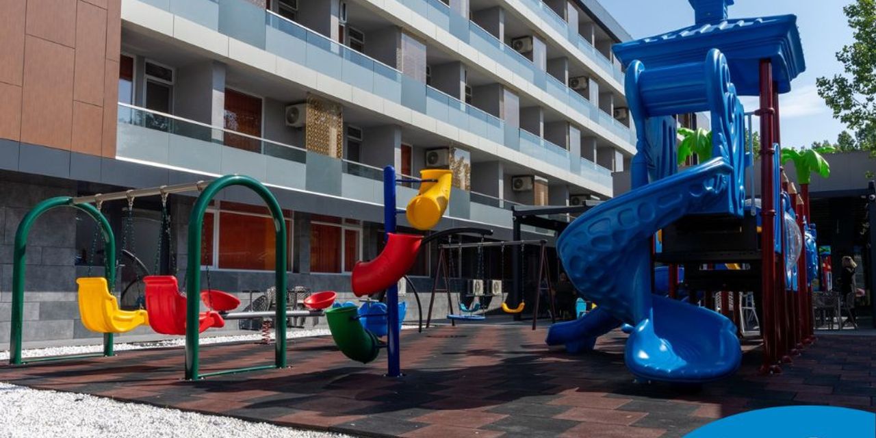 Amenajare loc de joaca exterior Hotel Dunarea Mamaia Amenajare loc de joaca exterior Hotel Dunarea Mamaia