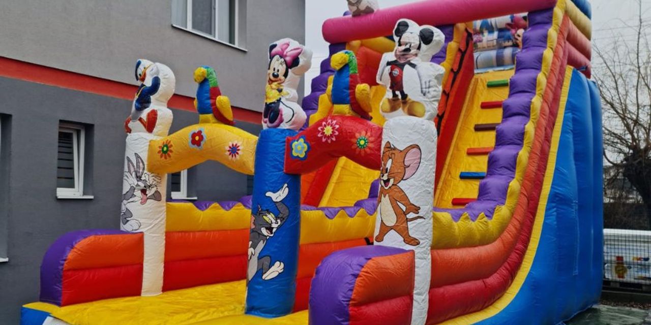 Amenajare loc de joacă de interior Funtastik Kids, Bistrita Amenajare loc de joacă de interior Funtastik Kids, Bistrita