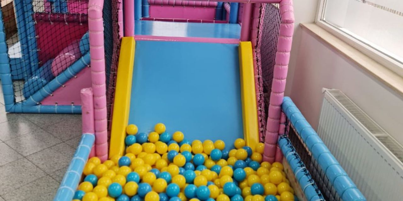 Amenajare loc de joacă de interior Funtastik Kids, Bistrita Amenajare loc de joacă de interior Funtastik Kids, Bistrita