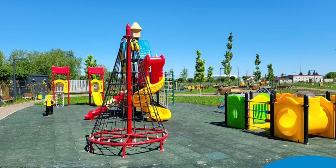 Designing outdoor playground Carei Park, Satu Mare Designing outdoor playground Carei Park, Satu Mare