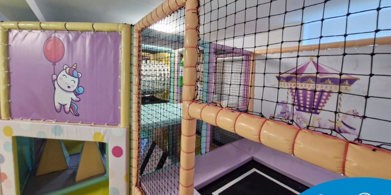 amenajare loc de joaca modular pink unicorn 3