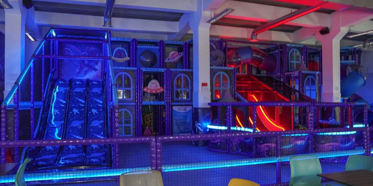 Craiova are primul loc de joaca cu LED din țară: un proiect Waterboyz Craiova are primul loc de joaca cu LED din țară: un proiect Waterboyz
