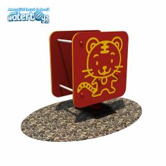 Balansoar pe arc Pisica