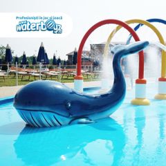 Balena decorativa acvatica din fibra de sticla cu sistem de stropire