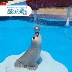 Foca decorativa acvatica din fibra de sticla cu sistem de stropire