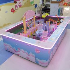 Masa interactiva cu apa