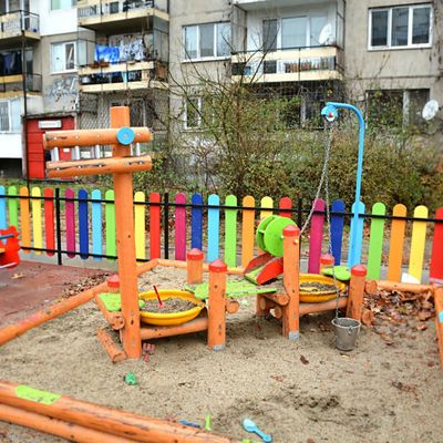 Loc de joaca interactiv pentru copii cu nisip si galetuse Model 2, exterior, 3-12 ani, lemn