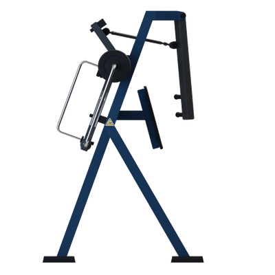 Outdoor converging chest press