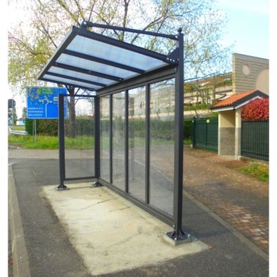 Statie autobuz cu un perete lateral Visit
