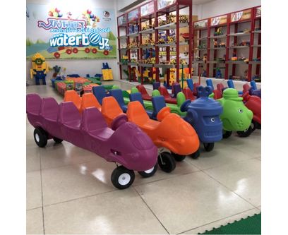 Plastic cars 4 seats