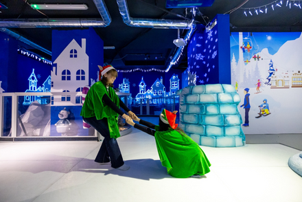 O aventura in sosete. Sock skating la patinoarul ecologic din Muzeul Copiilor, Bucuresti