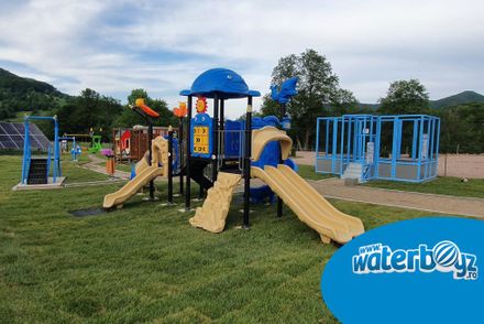 Amenajare loc de joacă de exterior Vama 54, Brașov Amenajare loc de joacă de exterior Vama 54, Brașov