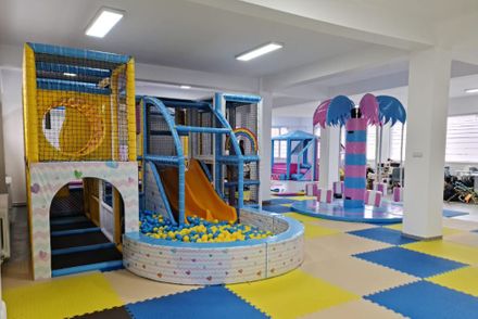 Amenajare loc de joacă de interior Funtastik Kids, Bistrita