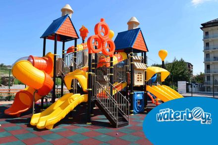 Amenajarea unui spațiu cu echipamente de joacă pentru dezvoltarea celor mici Amenajarea unui spațiu cu echipamente de joacă pentru dezvoltarea celor mici