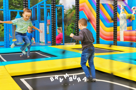 Amenajare trambuline & gonflabile, Brambura Park, Avrig