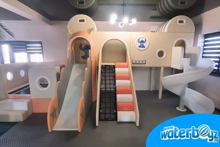 Loc de joacă interior amenajat de Waterboyz România în județul Argeș – aventură și activități interactive pentru copii