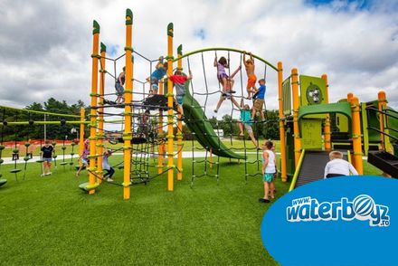 Gazonul artificial anti-șoc - soluția ideală pentru locuri de joacă sigure