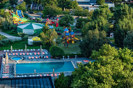 Amenajare complex de joaca exterior Hotel Capitol, Jupiter Mangalia Amenajare complex de joaca exterior Hotel Capitol, Jupiter Mangalia