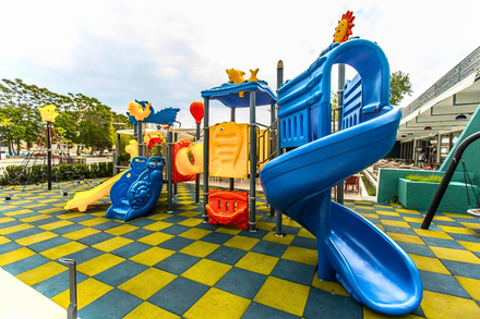 Amenajare complex de joaca exterior Hotel Riviera, Mamaia Amenajare complex de joaca exterior Hotel Riviera, Mamaia