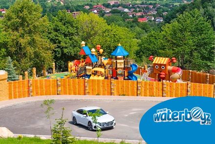 Club Vila Bran inaugurează un nou loc de joacă amenajat de Waterboyz