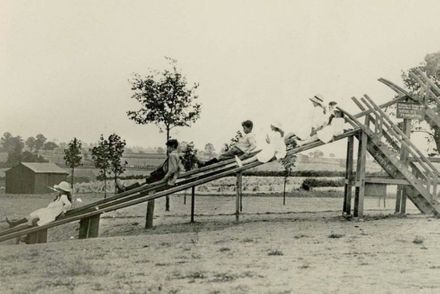 Locurile de joacă – atunci VS acum