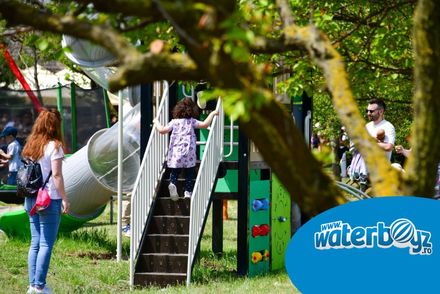 Siguranța în prim-plan: soluții moderne pentru spații de joacă sigure Siguranța în prim-plan: soluții moderne pentru spații de joacă sigure