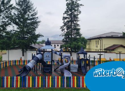 Arranging outdoor playground, Eselnita