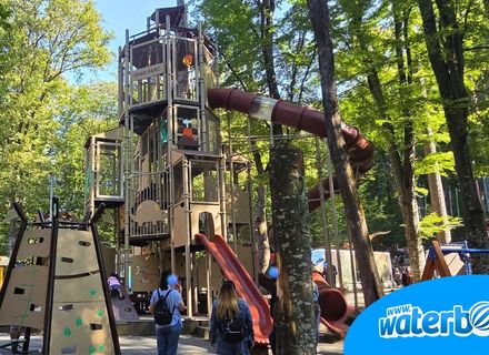 Dino Parc Râșnov – complex de joacă de 10 metri înălțime, amenajat de Waterboyz România