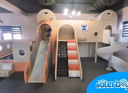 Loc de joacă interior amenajat de Waterboyz România în județul Argeș – aventură și activități interactive pentru copii