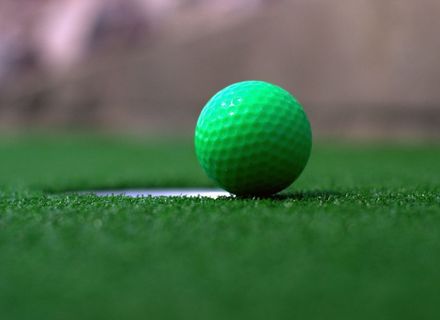 Cât costă și în cât timp se amortizează un mini golf comercial în România în 2026