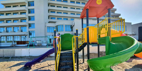 Amenajare complex de joaca exterior Hotel Malibu, Mamaia Amenajare complex de joaca exterior Hotel Malibu, Mamaia