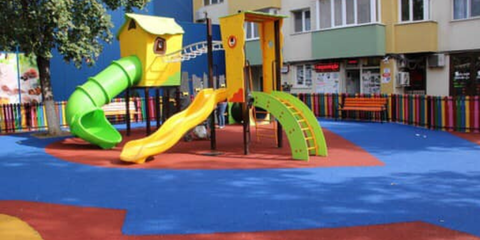 Amenajare complex de joaca exterior Primaria Zalau, Salaj Amenajare complex de joaca exterior Primaria Zalau, Salaj