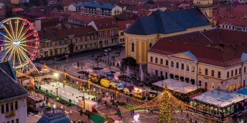 Targul de craciun oradea patinoar waterboyz Targul de craciun oradea patinoar waterboyz