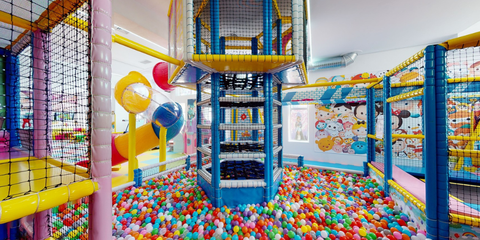 Amenajare loc de joaca de interior Zuzzy Kids, Botosani Amenajare loc de joaca de interior Zuzzy Kids, Botosani
