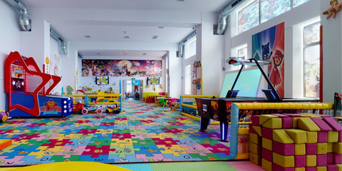 Amenajare loc de joaca de interior Zuzzy Kids, Botosani Amenajare loc de joaca de interior Zuzzy Kids, Botosani
