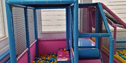 Amenajare loc de joacă de interior Funtastik Kids, Bistrita Amenajare loc de joacă de interior Funtastik Kids, Bistrita
