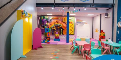 Amenajare complex de joaca exterior si interior DAF Kids Timisoara Amenajare complex de joaca exterior si interior DAF Kids Timisoara