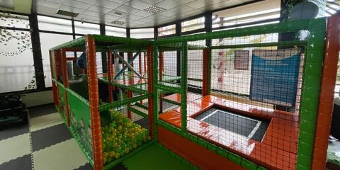 Amenajare loc de joaca de interior Jungle Jump, Targoviste Amenajare loc de joaca de interior Jungle Jump, Targoviste