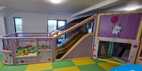 amenajare loc de joaca modular pink unicorn 5