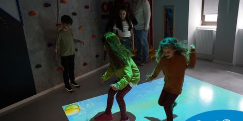 Podea interactiva FunFloor, Muzeu 3D Velonova Mirage Podea interactiva FunFloor, Muzeu 3D Velonova Mirage