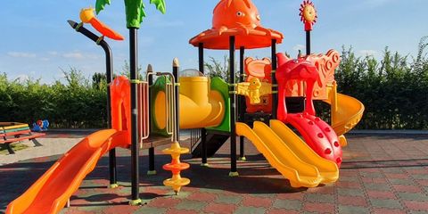 loc de joaca de exterior cartierul visoianu iasi 4 loc de joaca de exterior cartierul visoianu iasi 4