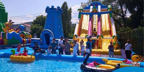 Amenajare loc de joaca gonflabil SuperLand, Brașov Amenajare loc de joaca gonflabil SuperLand, Brașov