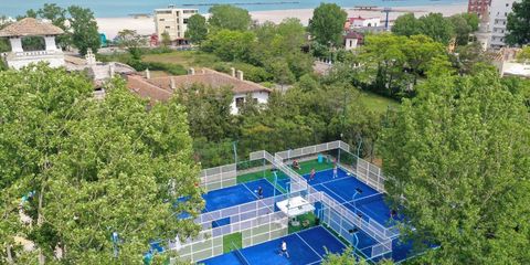 teren de padel waterboyz 1 2 4 2 teren de padel waterboyz 1 2 4 2