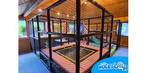 Loc de joacă interior cu piscină cu bile, tobogan și structură modulară Loc de joacă interior cu piscină cu bile, tobogan și structură modulară