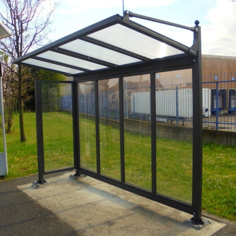 Bus shelter with a lateral wall Visit