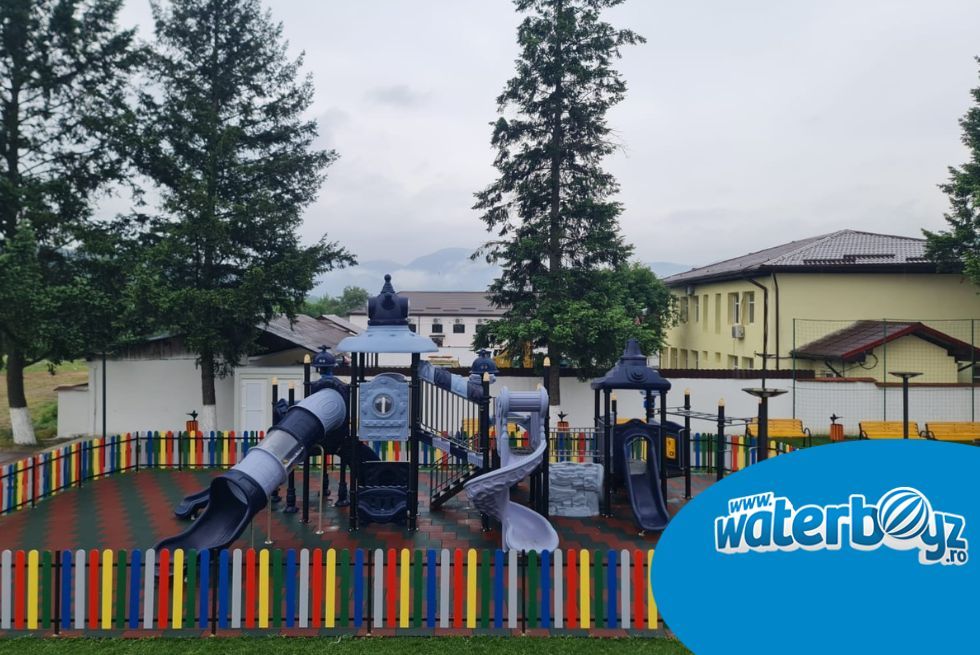 Arranging outdoor playground, Eselnita Arranging outdoor playground, Eselnita