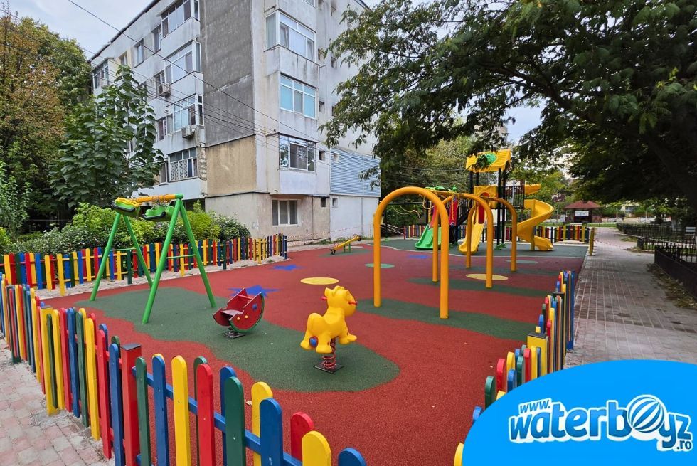 Waterboyz România a amenajat două locuri de joacă de exterior pentru Primăria Călărași Waterboyz România a amenajat două locuri de joacă de exterior pentru Primăria Călărași