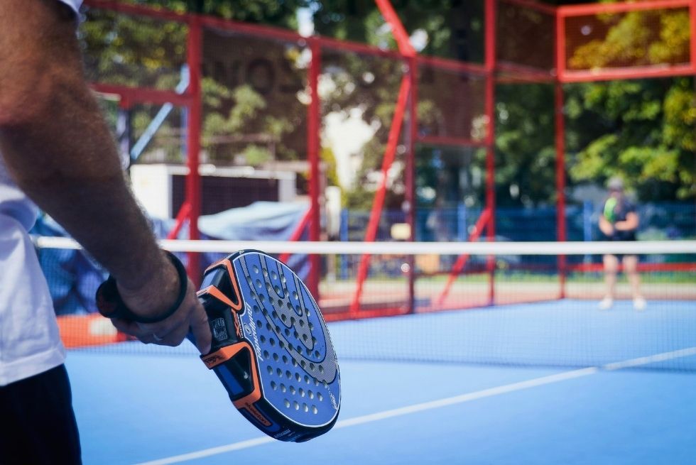 Teren de padel: dimensiuni, suprafață necesară și cerințe pentru amenajare Teren de padel: dimensiuni, suprafață necesară și cerințe pentru amenajare